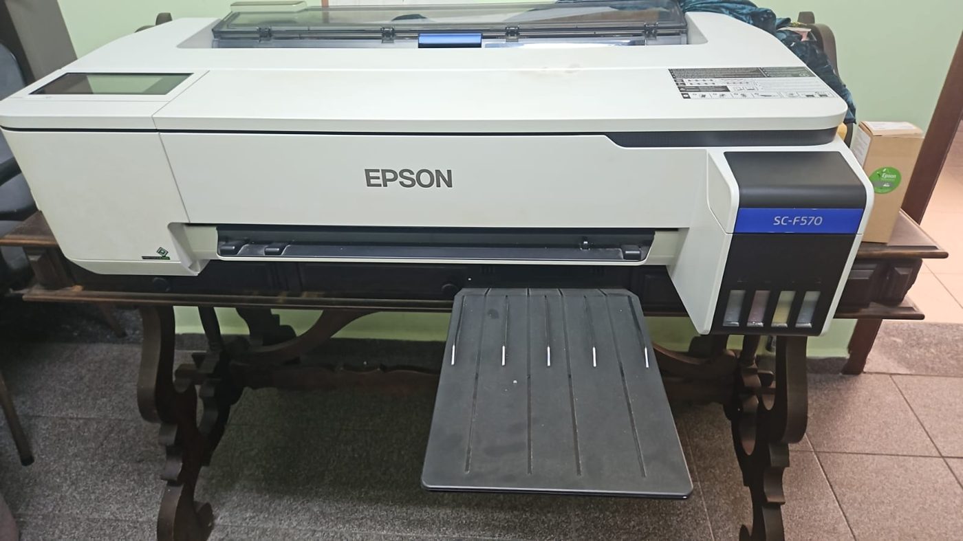 Epson SureColor SC-F570 usada